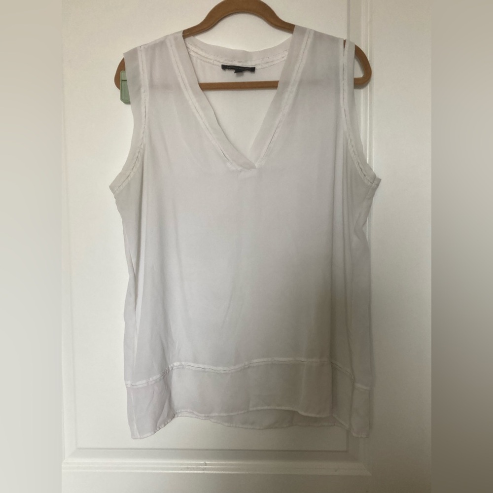Banana Republic Women's Sleeveless V-Neck Chiffon Shell Top - White size L